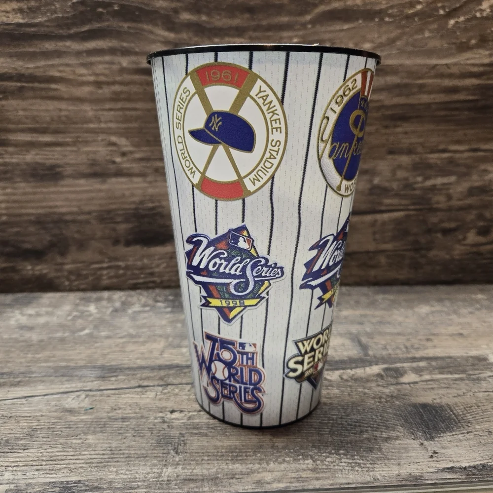 New York Yankees World Series Souvenir Plastic 32 oz Beverage‎ Beer Pop Soda Cup